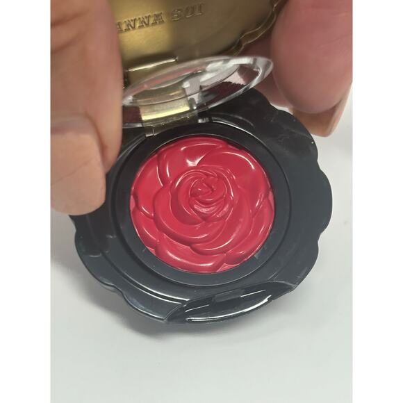 Anna Sui Rose Lip Balm Compact – Vintage Floral Gold Case (New, No Box - Picture 1 of 8